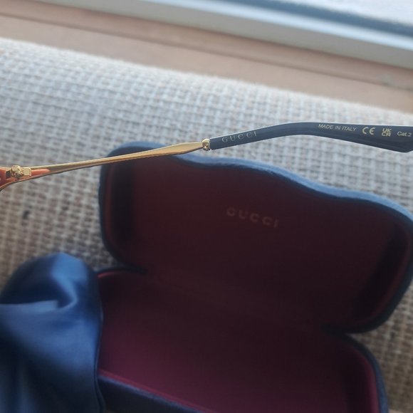 NEW GUCCI Sunglasses - Picture 7 of 7